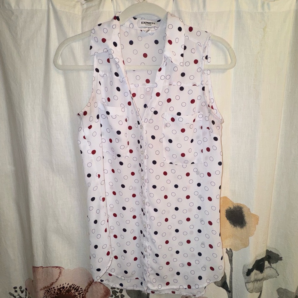 EXPRESS - SLIM MEDIUM - white polka dot button down top